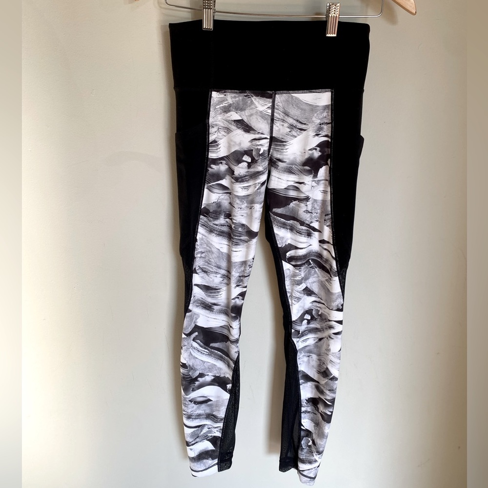 Athleta Womens Black White with Mesh Leggings Size Small